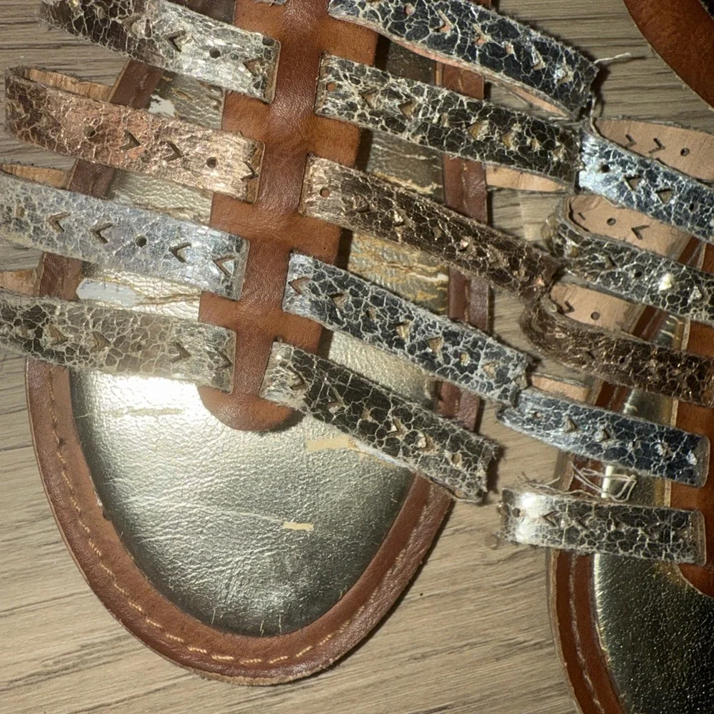 ⭐️Cherokee Brown and Silver Kids‎ Sandals⭐️